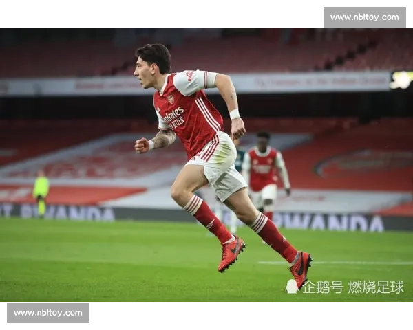 弧顶破网！库尼亚老特拉福德首球点燃曼联三连胜