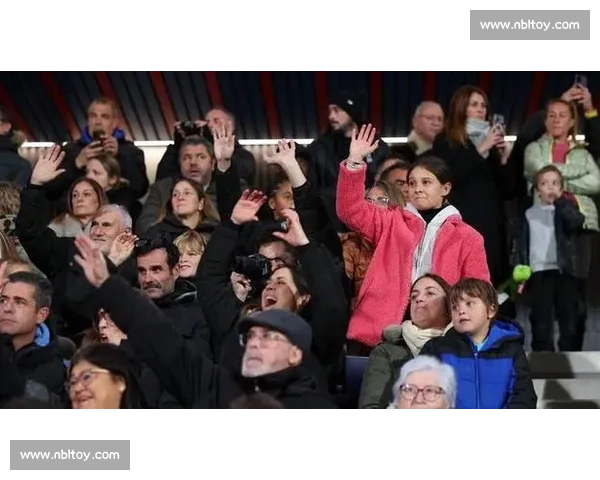 德比失利后，拉波尔塔现身体育城重申支持