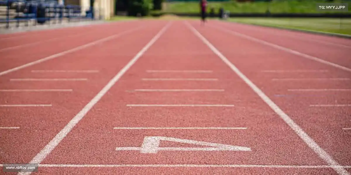 <strong>UED体育</strong>🏊‍♀️无论泳池还是赛场，破浪前行，才是青春的模样！